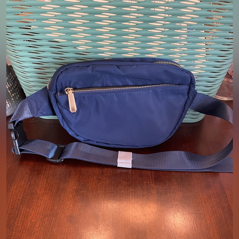 NWOT Fanny Pack For Women Fashion Belt Bag Everywhere Waist Pack Hip Pouch